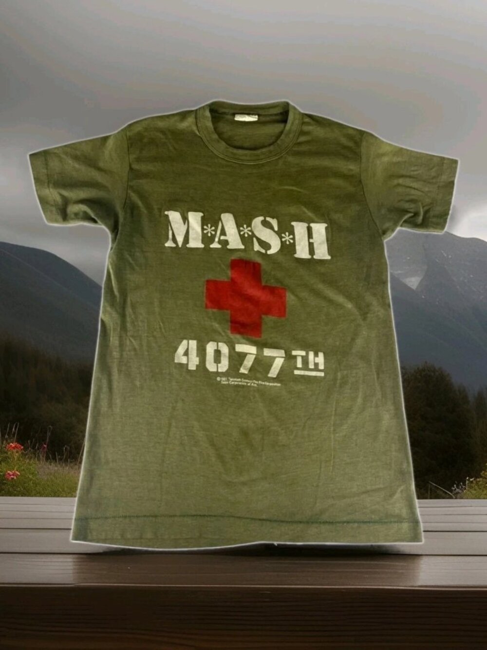 Vintage Men's 1981 M*A*S*H 4077th Single Stitch Graphic TV Show T-Shirt Green M